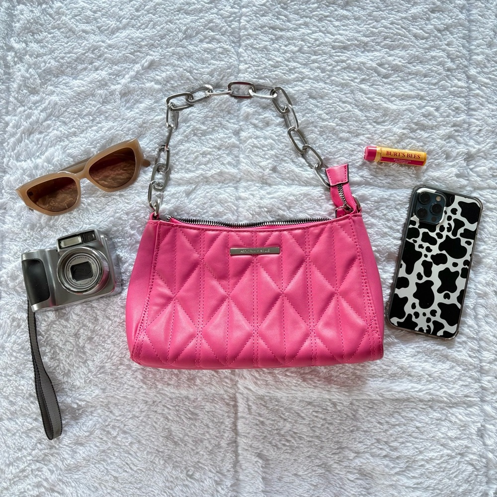 2010s Kendall & Kylie bubblegum pink chain link purse
